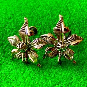 Amco Rhodium plated sterling silver screw back vintage earrings